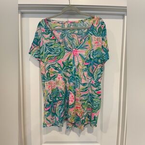 LILLY PULITZER ETTA ONE IN A MELON V-NECK TEE size XXL